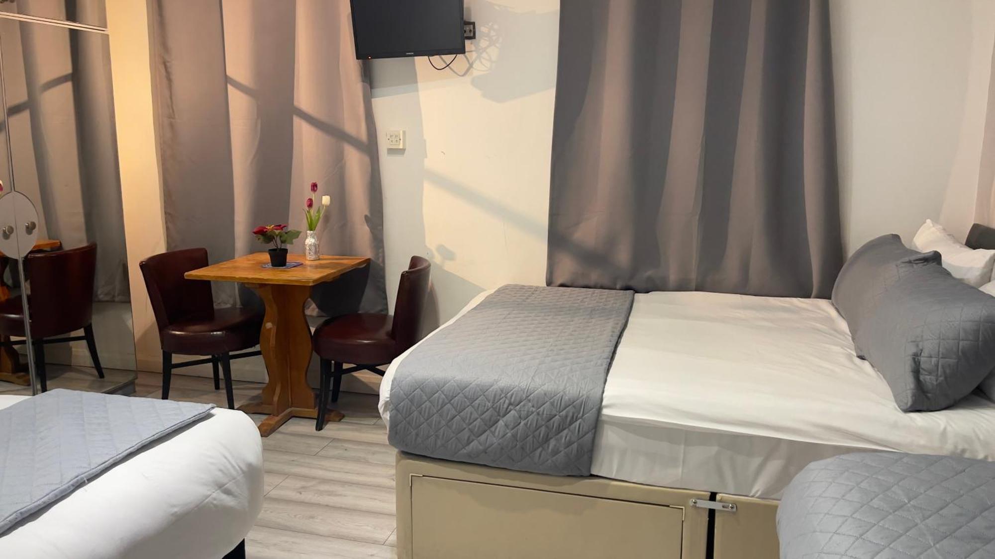 Basic Triple Room
